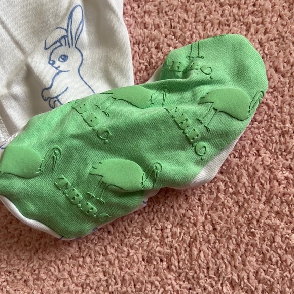 New 🤍 The Beaufort Bonnet Knox's Night
Night, Boardwalk Bunny
BEAUFORT BONNET - Picture 6 of 6